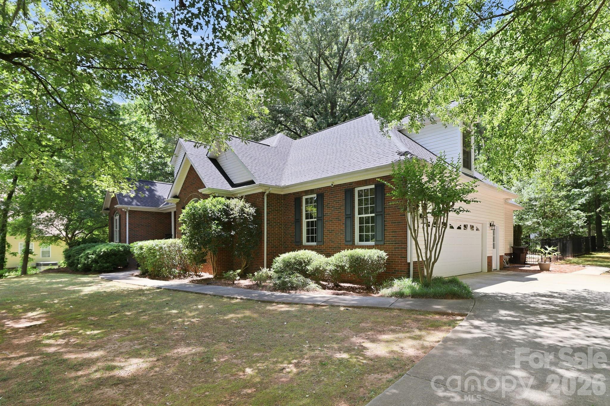 Eastview Oaks - Residential