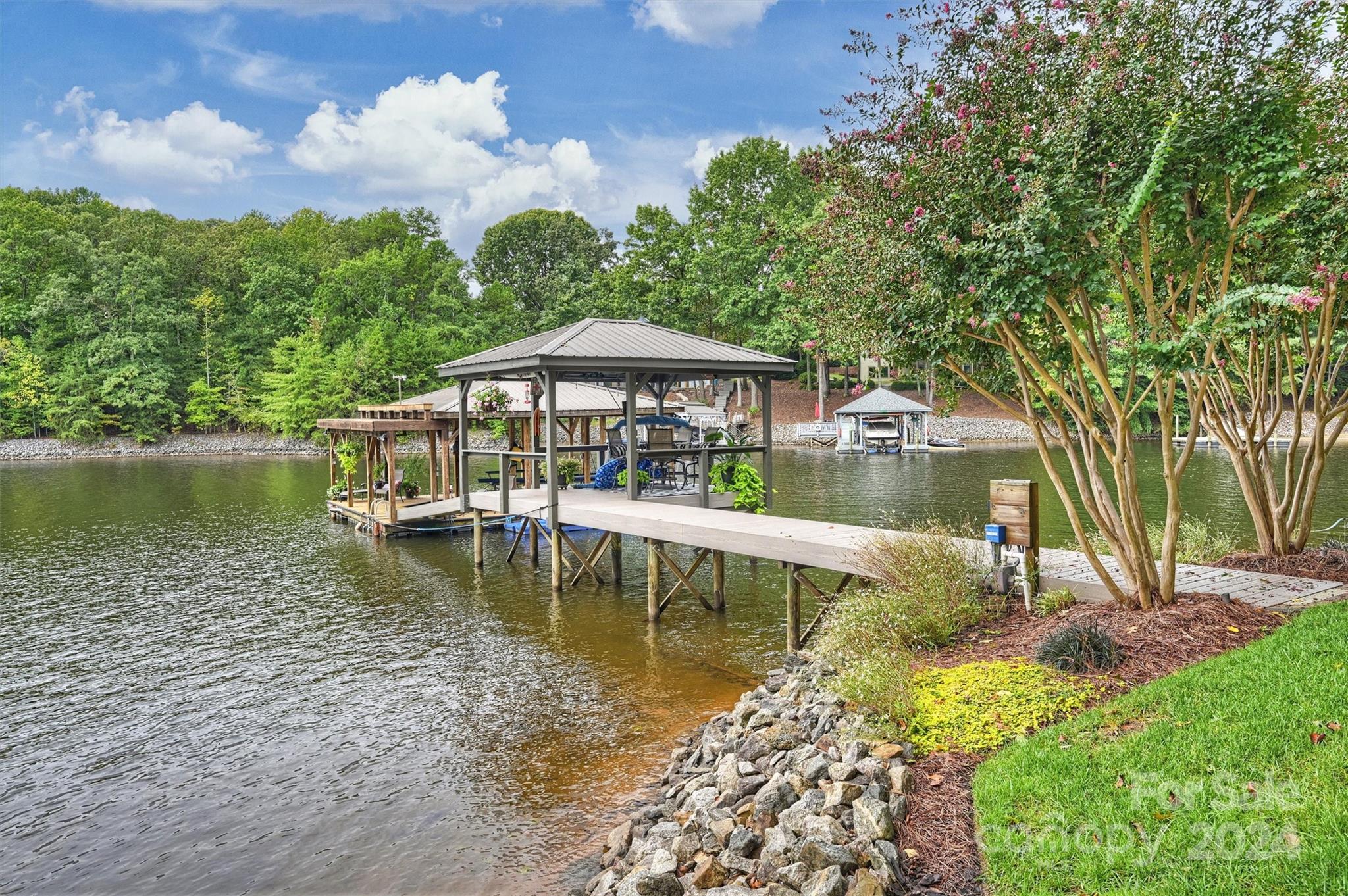 Lakepointe South - Residential