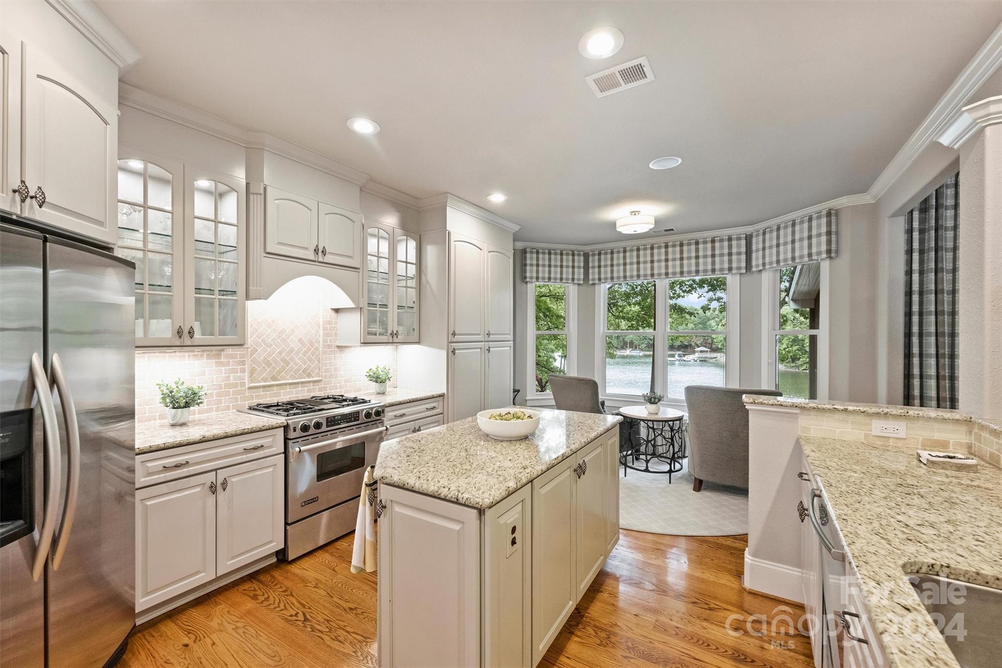 Lakepointe South - Residential