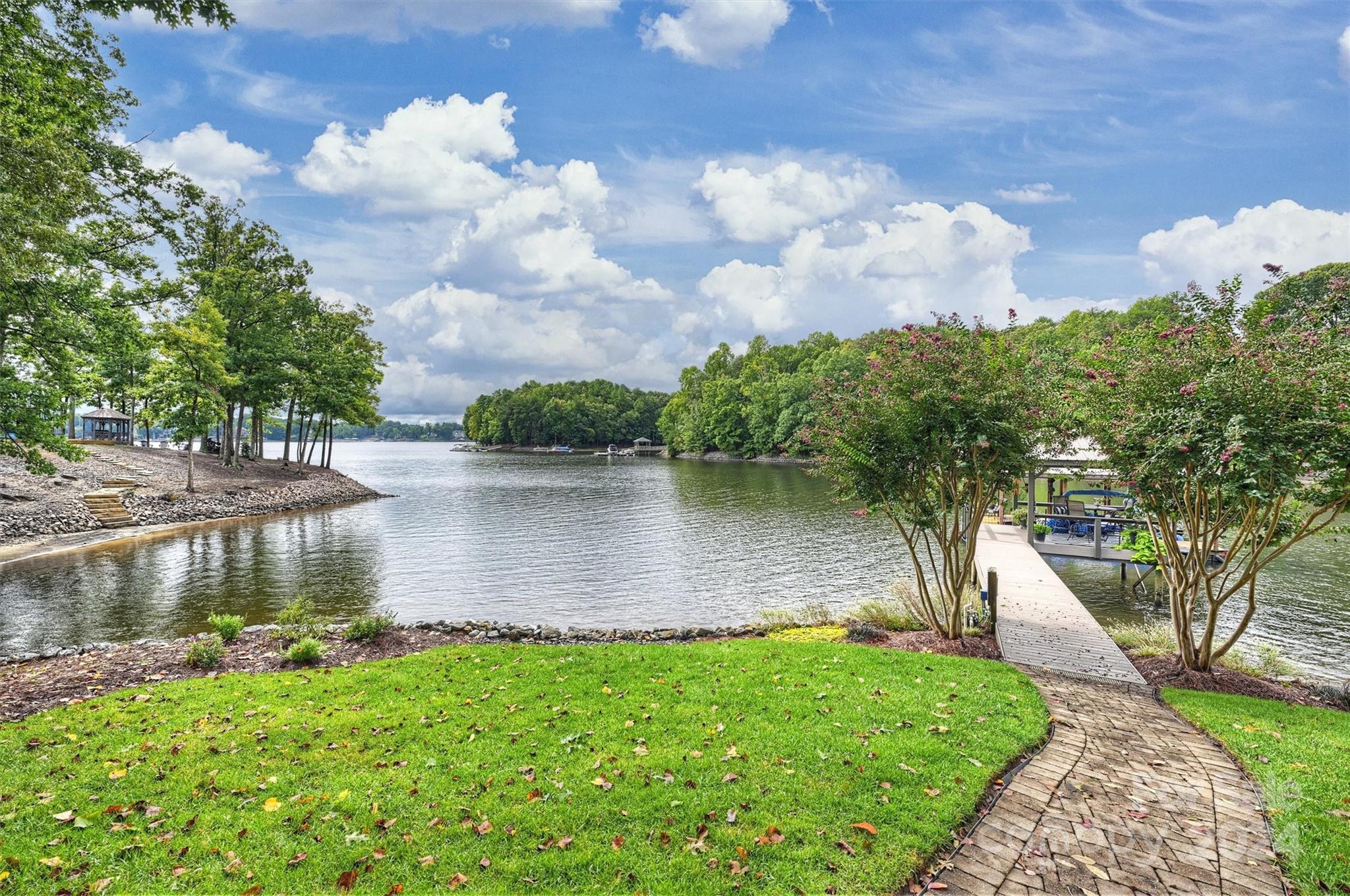 Lakepointe South - Residential