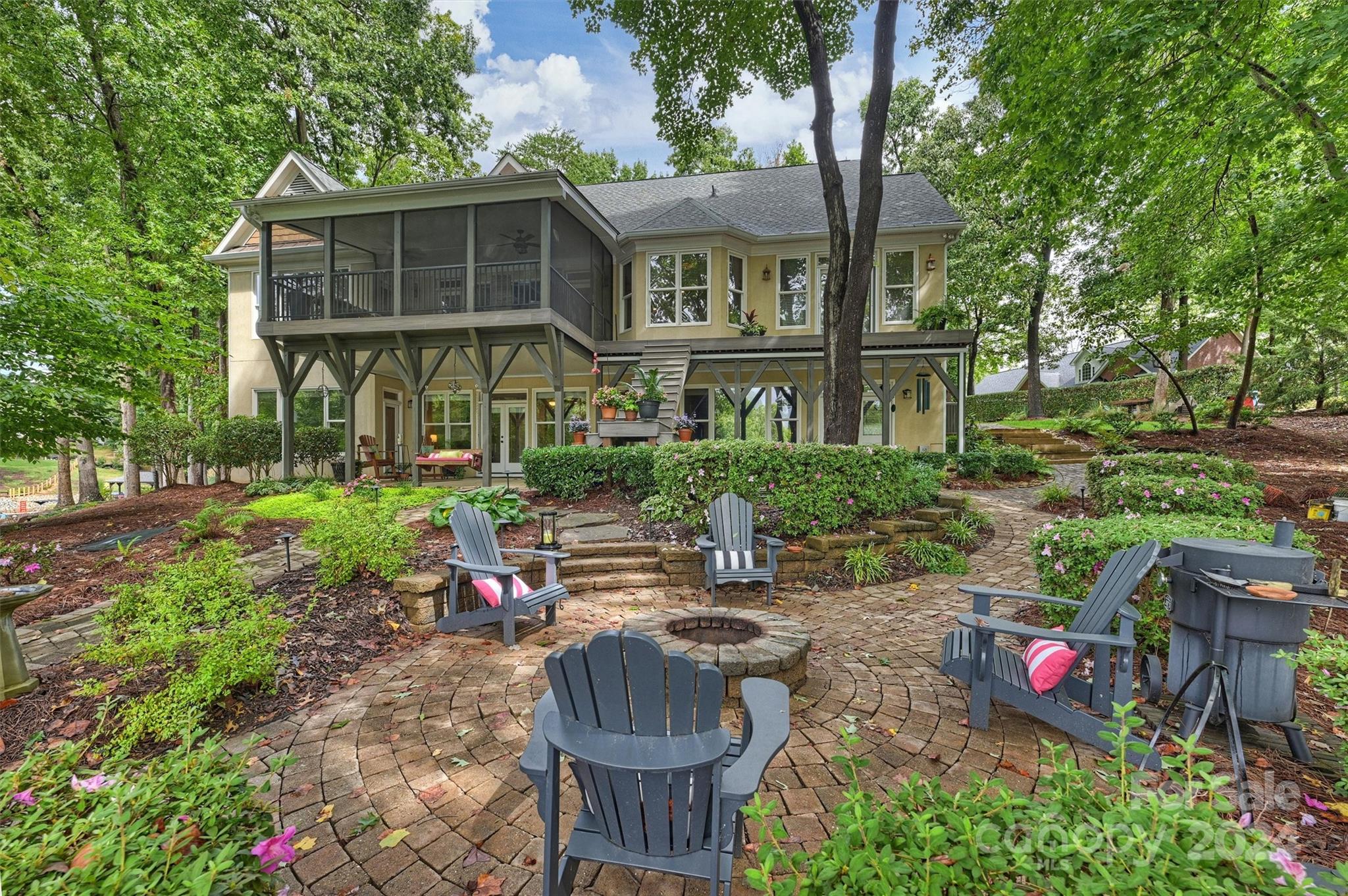 Lakepointe South - Residential