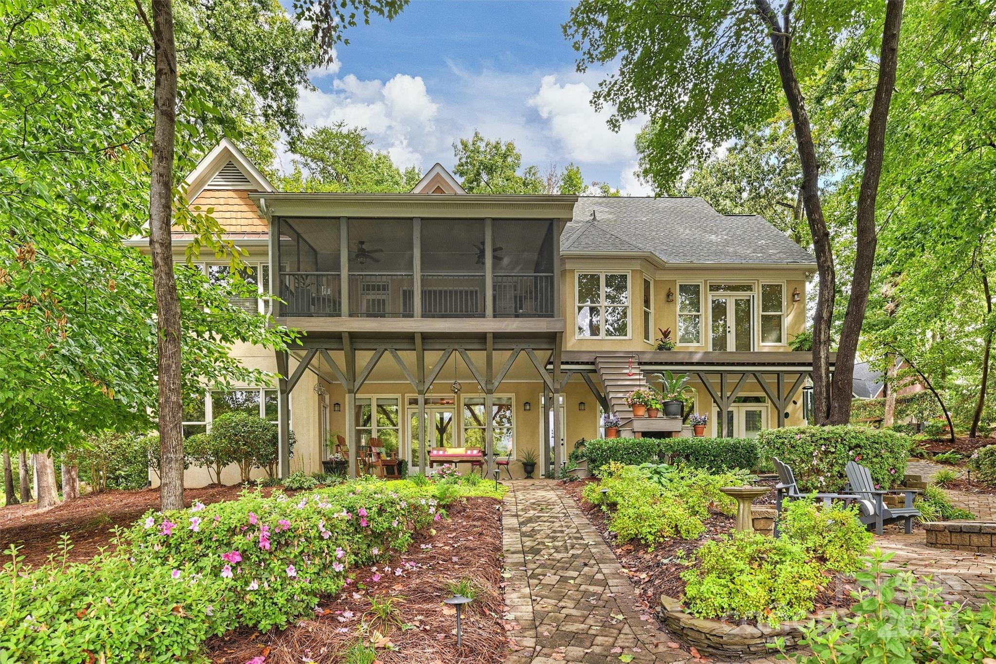 Lakepointe South - Residential