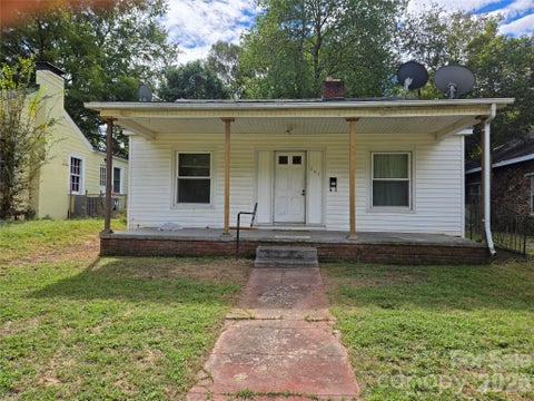 Photo of 207 W Washington Avenue, Bessemer City, NC 28016 (MLS # 4431627)