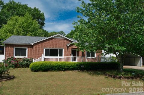 Photo of 204 Clinton Avenue, Clover, SC 29710 (MLS # 4376865)