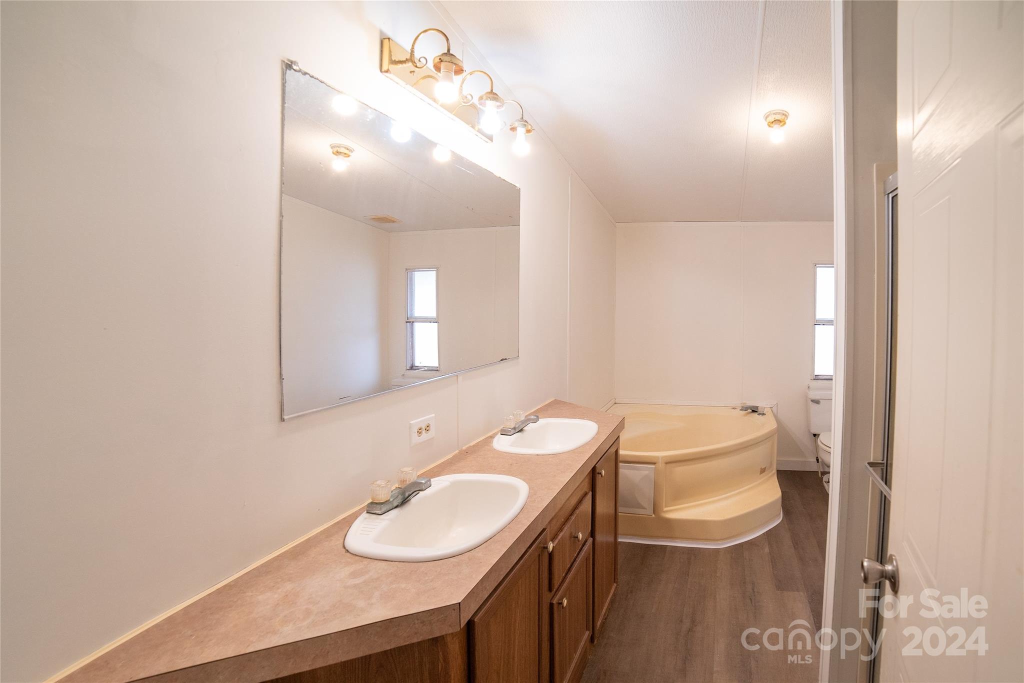 Kaylas Ridge - Residential