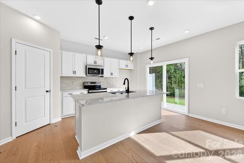 6053 Longar Lane Charlotte NC 28269