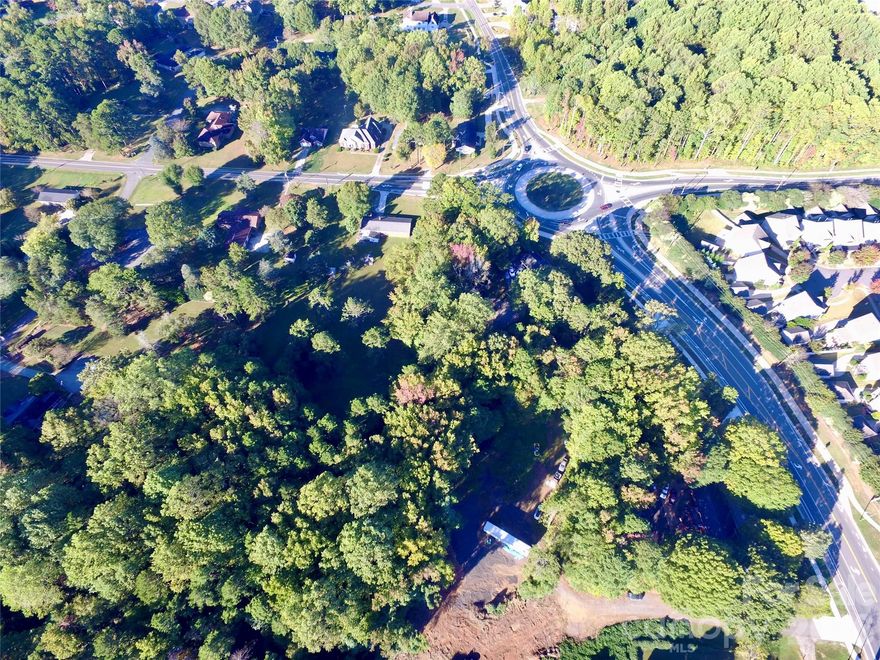 Prime opportunity—two combined lots zoned N1-A, spanning 1.79 acres. Great for single-family homes, duplexes, triplexes across every parcel, or even quadraplexes if you meet the requirements. Nestled off Lakeview Road and Hwy 77, you've got easy access straight into Charlotte.  Adjoining traffic circle keeps flow smooth, and surrounding area's booming with new builds. Ideal for developers grabbing high-demand space.