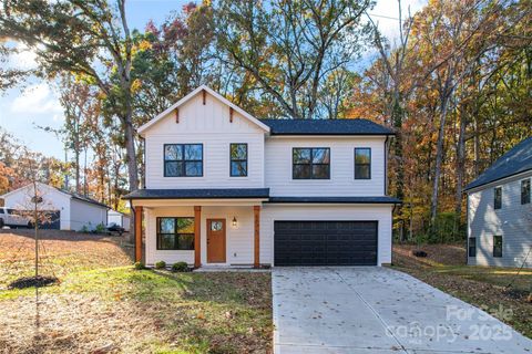 8821 Dogwood Drive Charlotte NC 28215