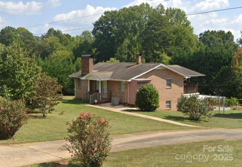 6229 Mountain Grove Road Hickory NC 28602