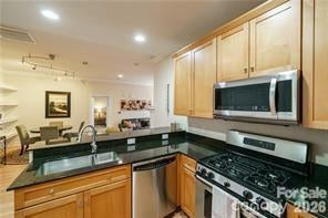435 S Tryon Street 708