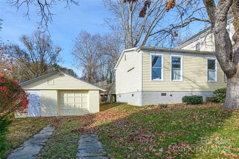 A home in Hendersonville