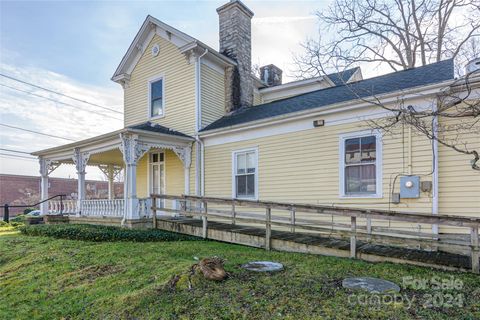 A home in Hendersonville