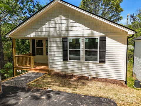 Photo for 92 Lakeside Drive