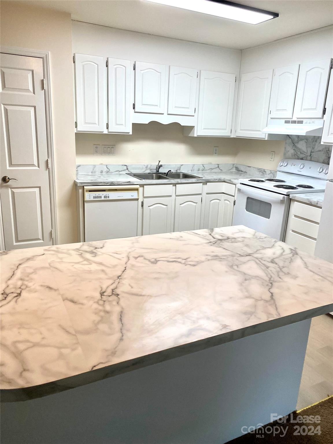 Oakhurst Heights - Residential Lease