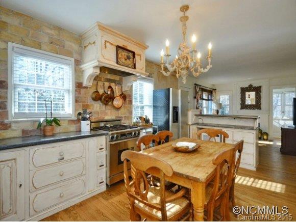 Royal Pines - Residential