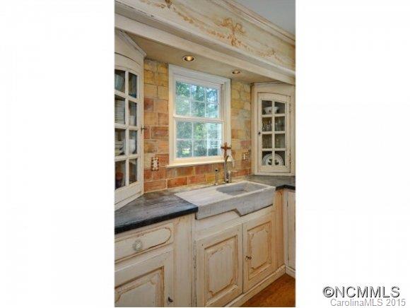 Royal Pines - Residential