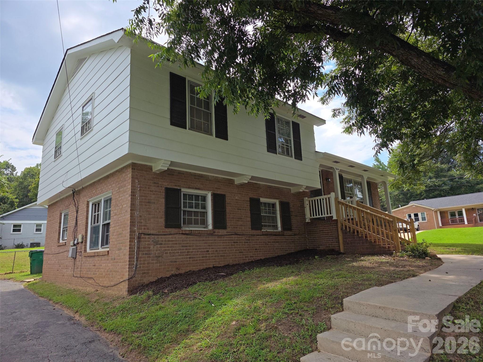 7600 Woodstream Drive