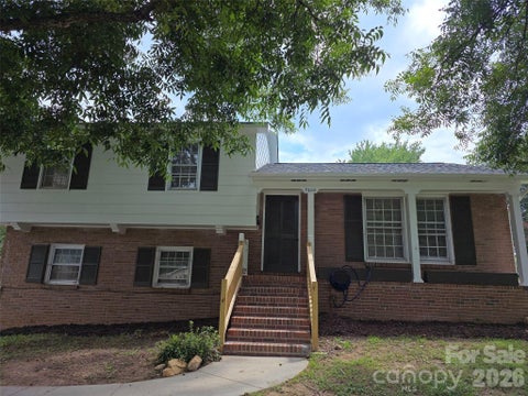 Photo of 7600 Woodstream Drive, Charlotte, NC 28210 (MLS # 4419032)