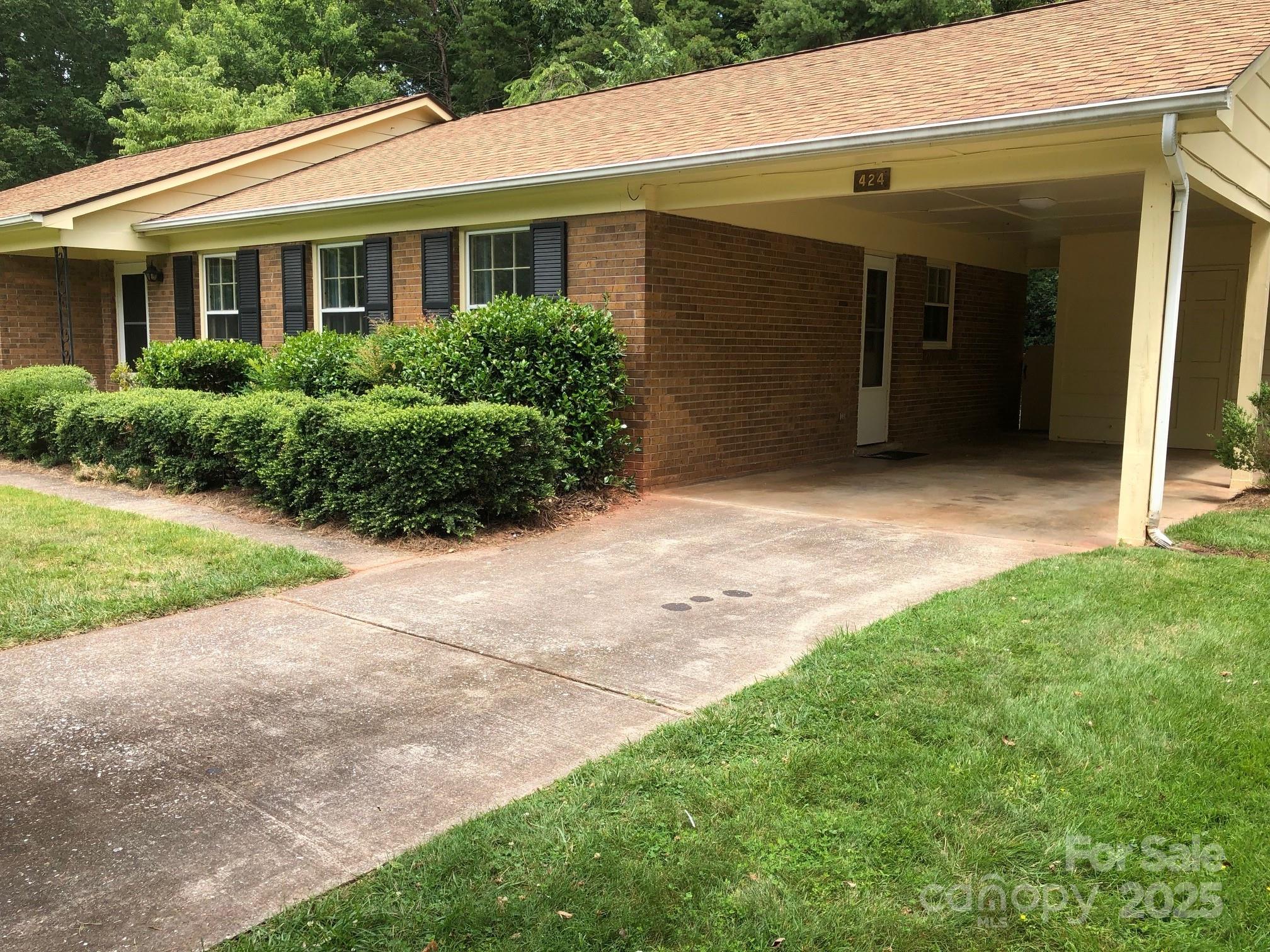 424 Creekside Drive