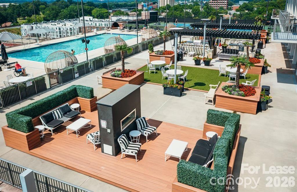 215 N Pine Street C1