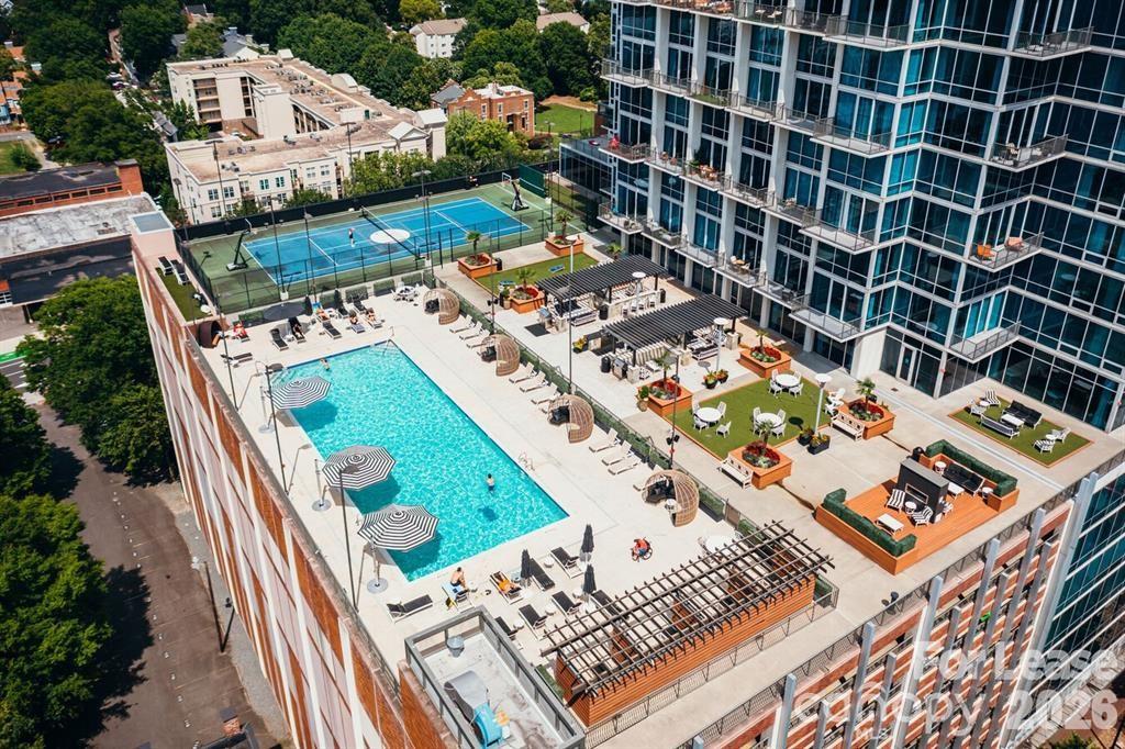 215 N Pine Street C1