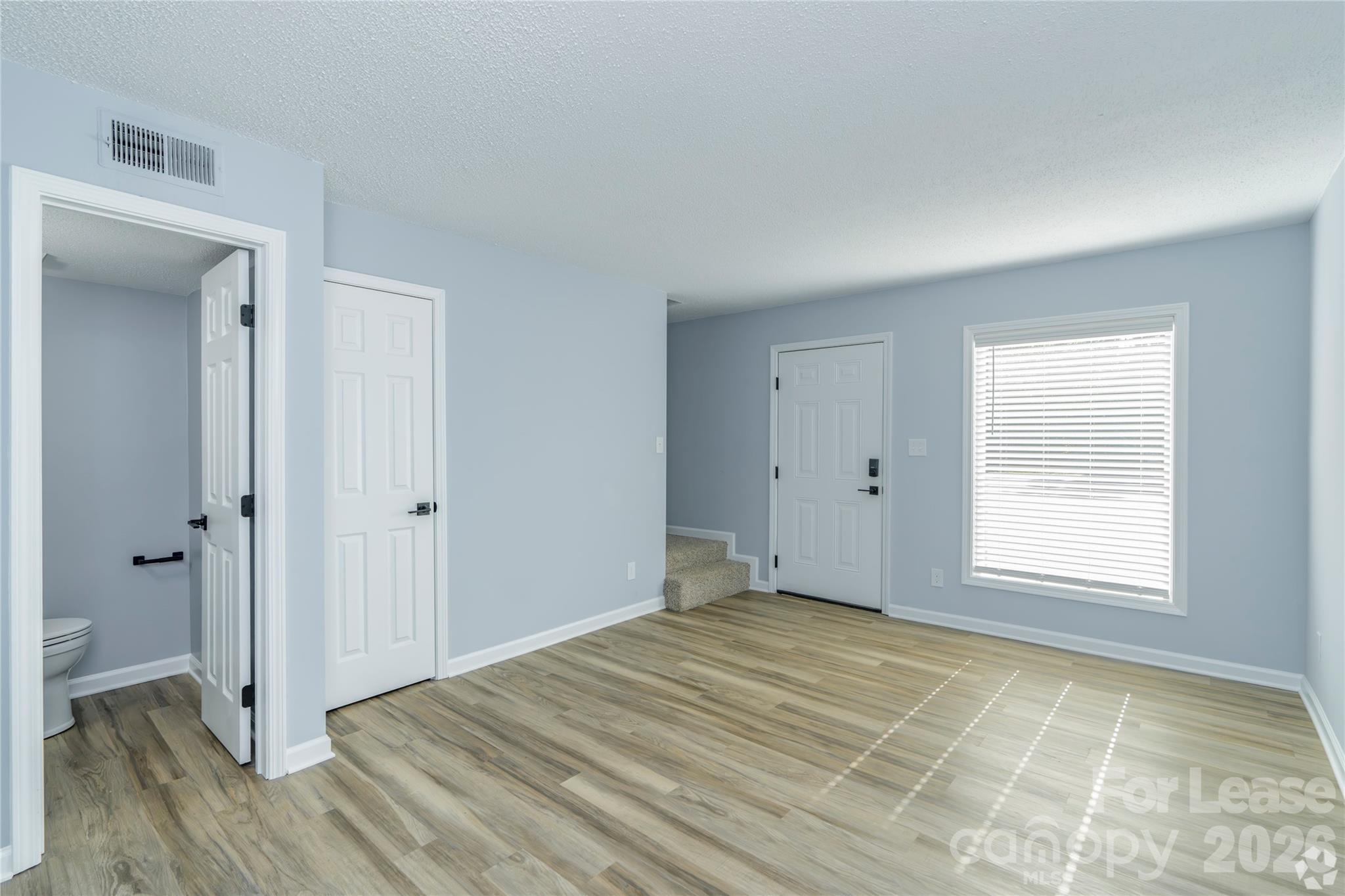 300 E Charlotte Avenue 4