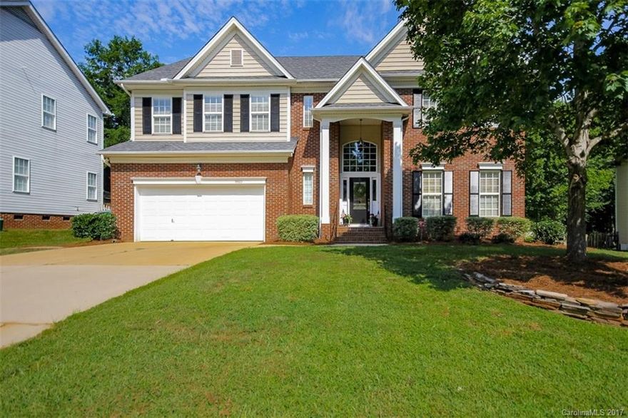 Amazing MOVE-IN READY home in the heart of Ballantyne! It features an open floor plan, refinished wood floors, new interior paint, new carpet in den & spacious rooms. Kitchen equipped w/ SS fridge, granite countertops, kitchen island, large walk-in pantry plus 2 add. pantry. Large master BR w/ tray ceilings & fan along w/ a tiled BA featuring dual vanities, garden tub, standing shower, & his/her walk-in closets. Walk-in laundry room w/ utility sink & cabinets. *NO SHOWINGS UNTIL SAT 6/24 1PM*