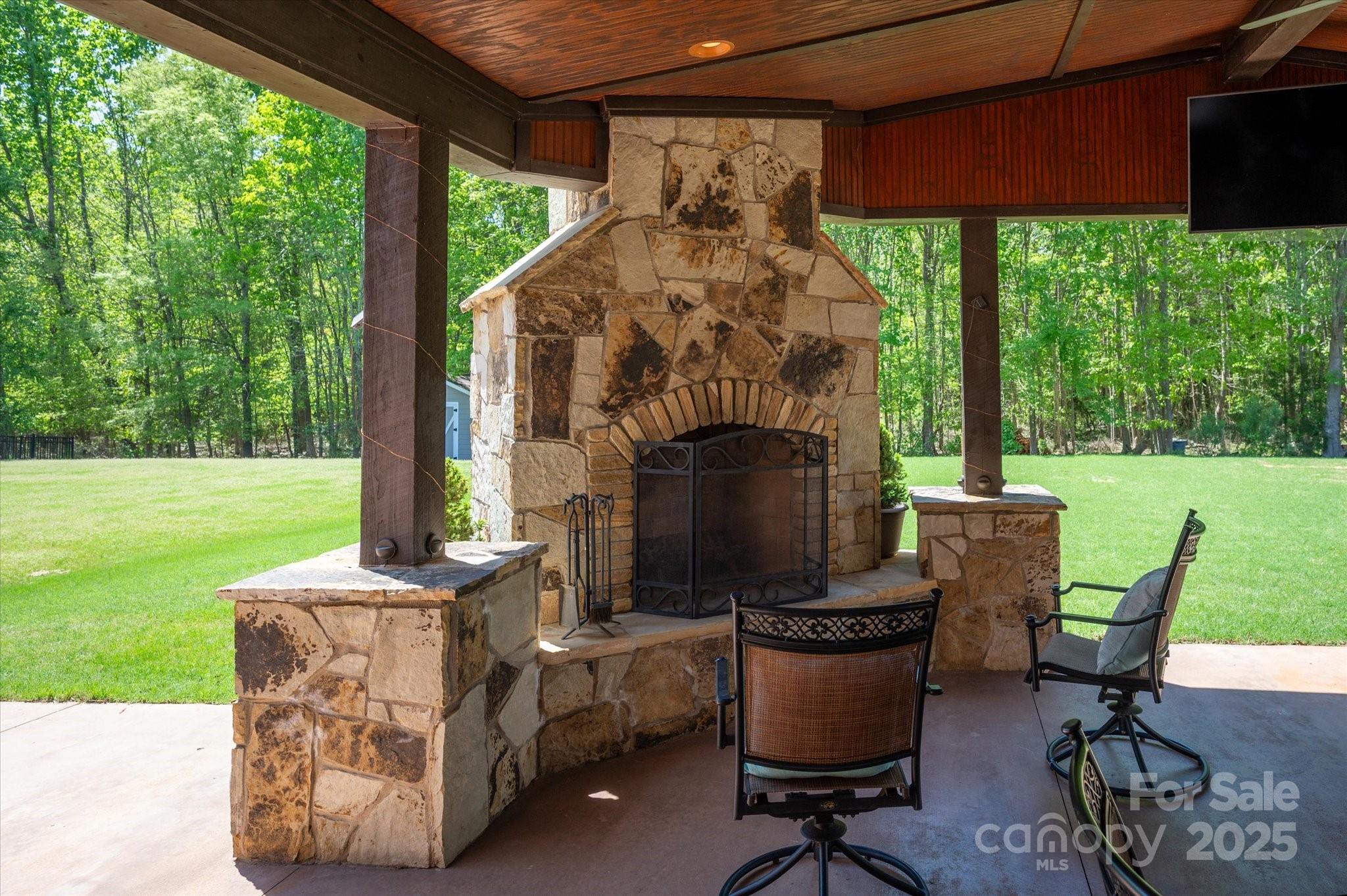 The Chimneys Of Marvin - Residential