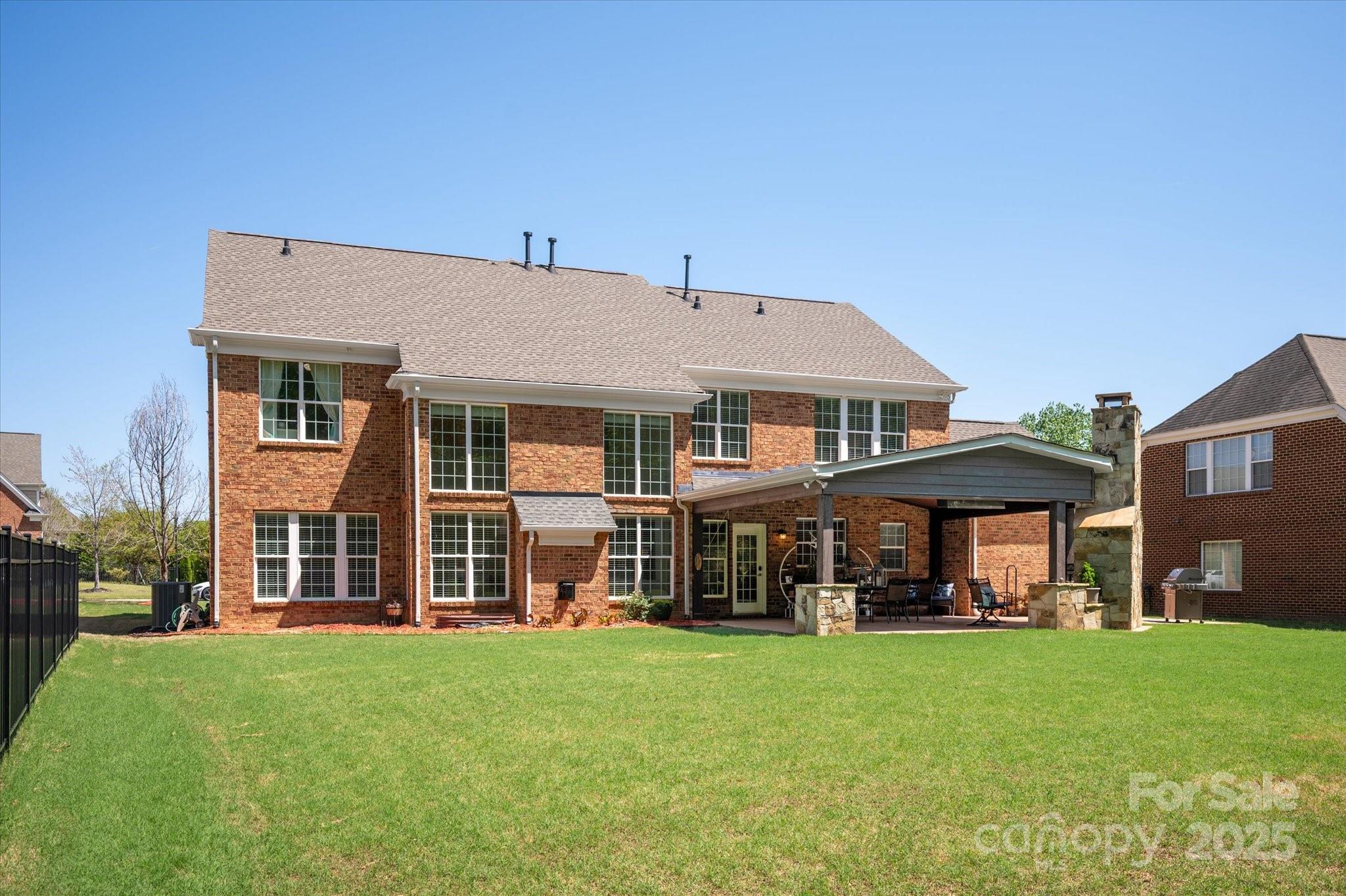 The Chimneys Of Marvin - Residential