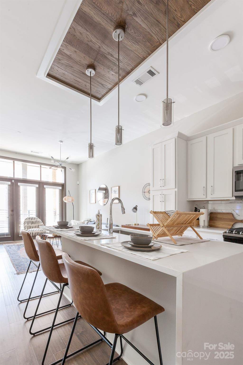 2401 Euclid Avenue 104