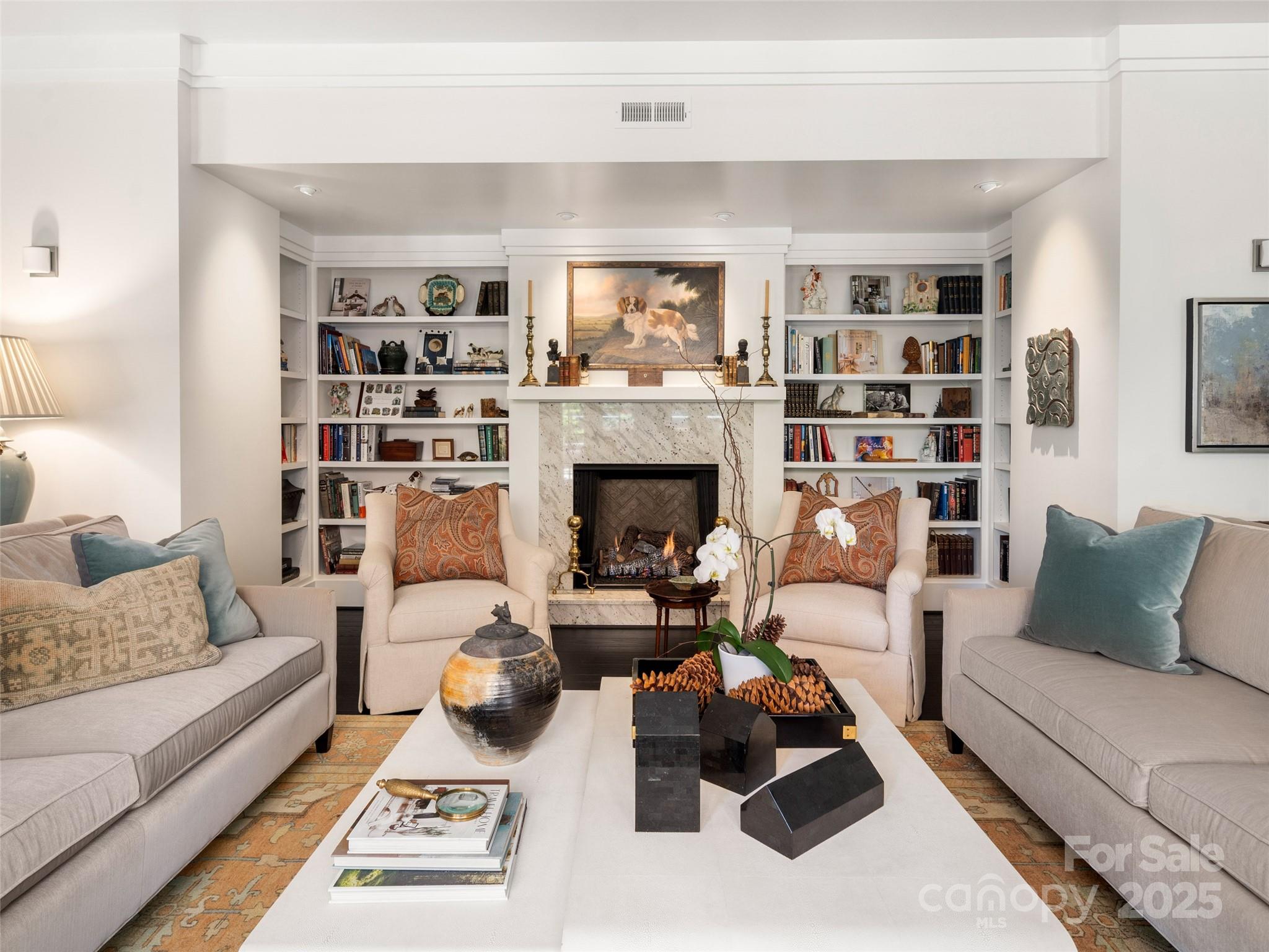 Skyland Downtown Apartments - Residential