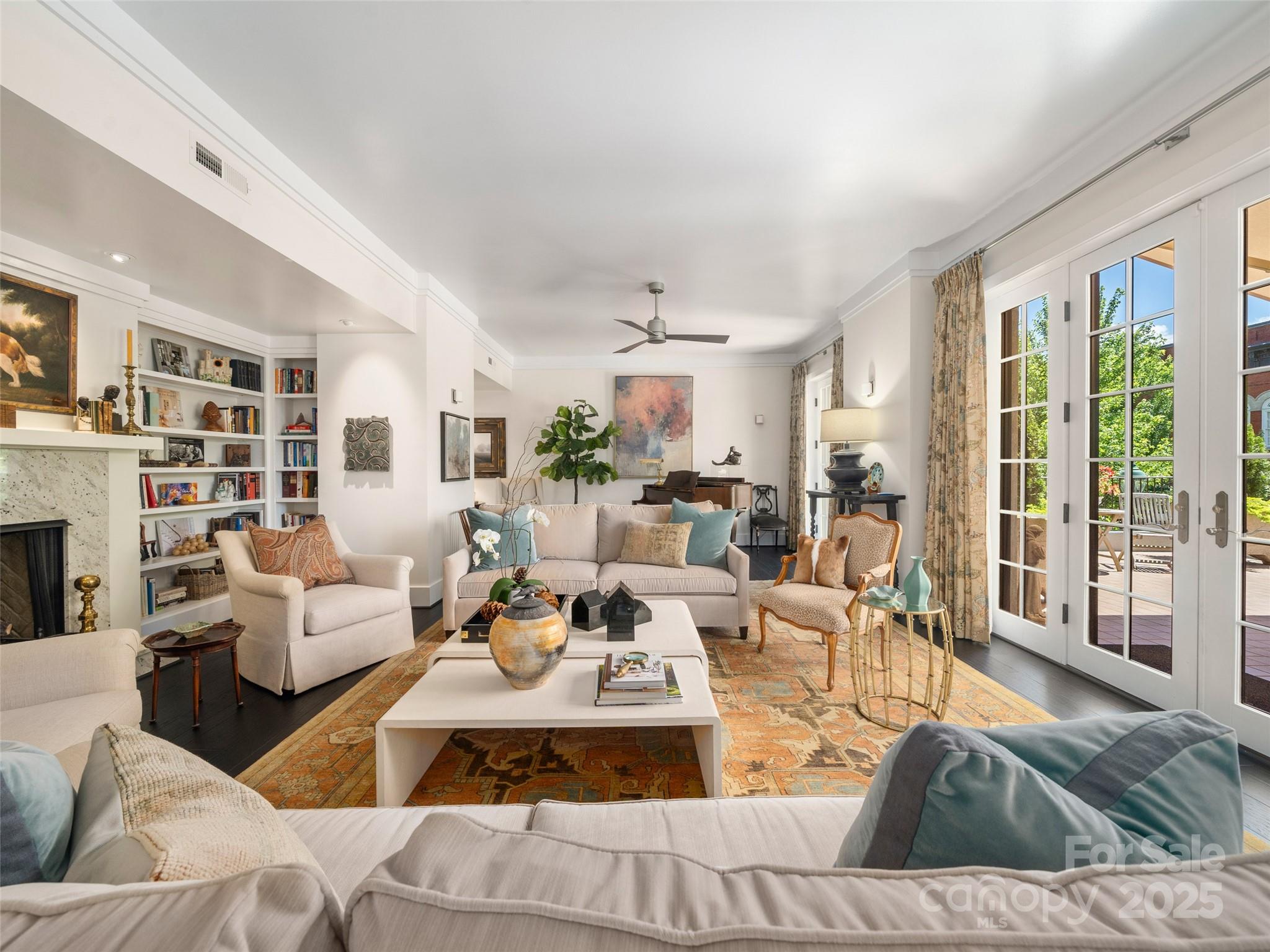 Skyland Downtown Apartments - Residential