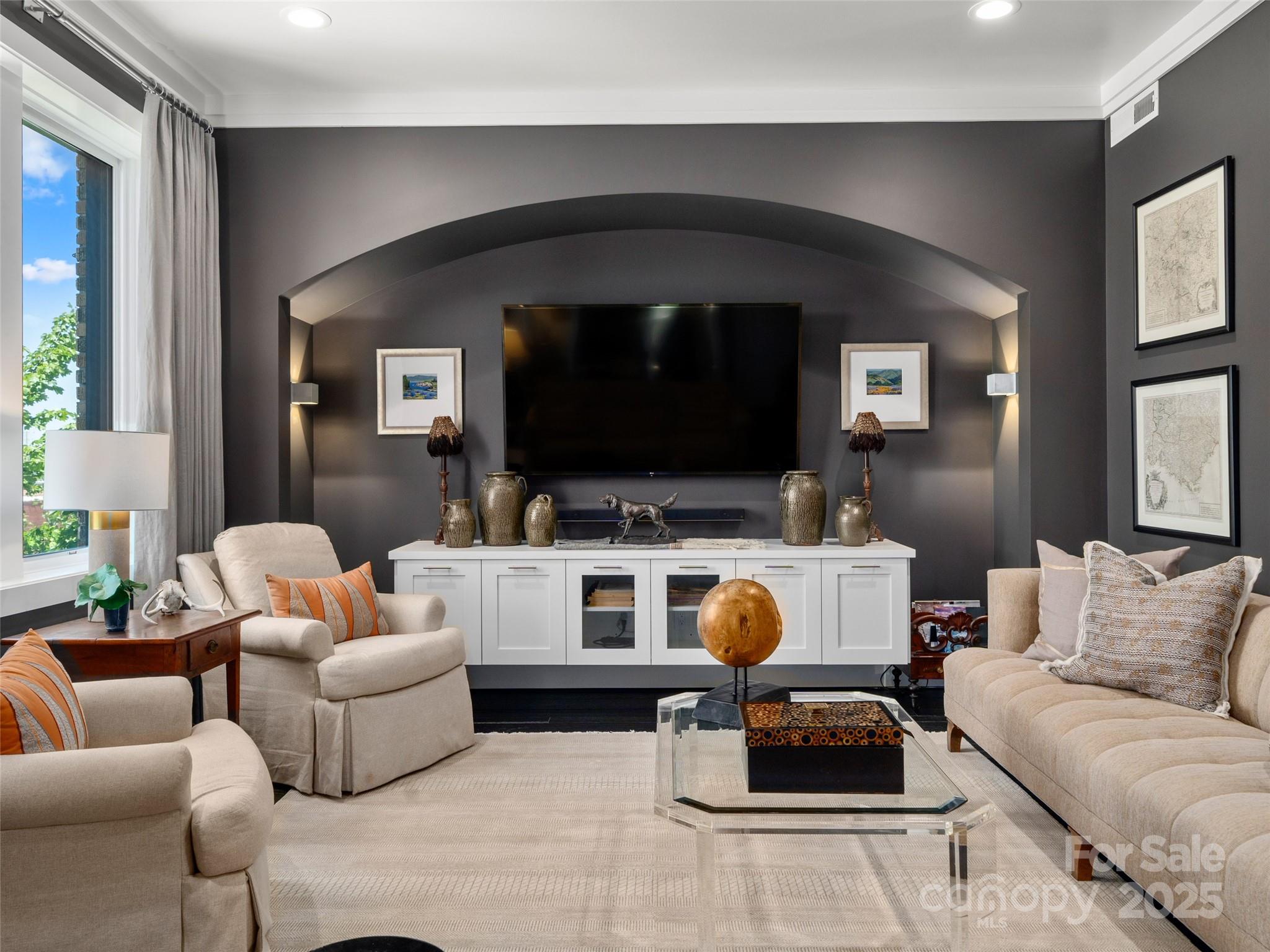 Skyland Downtown Apartments - Residential