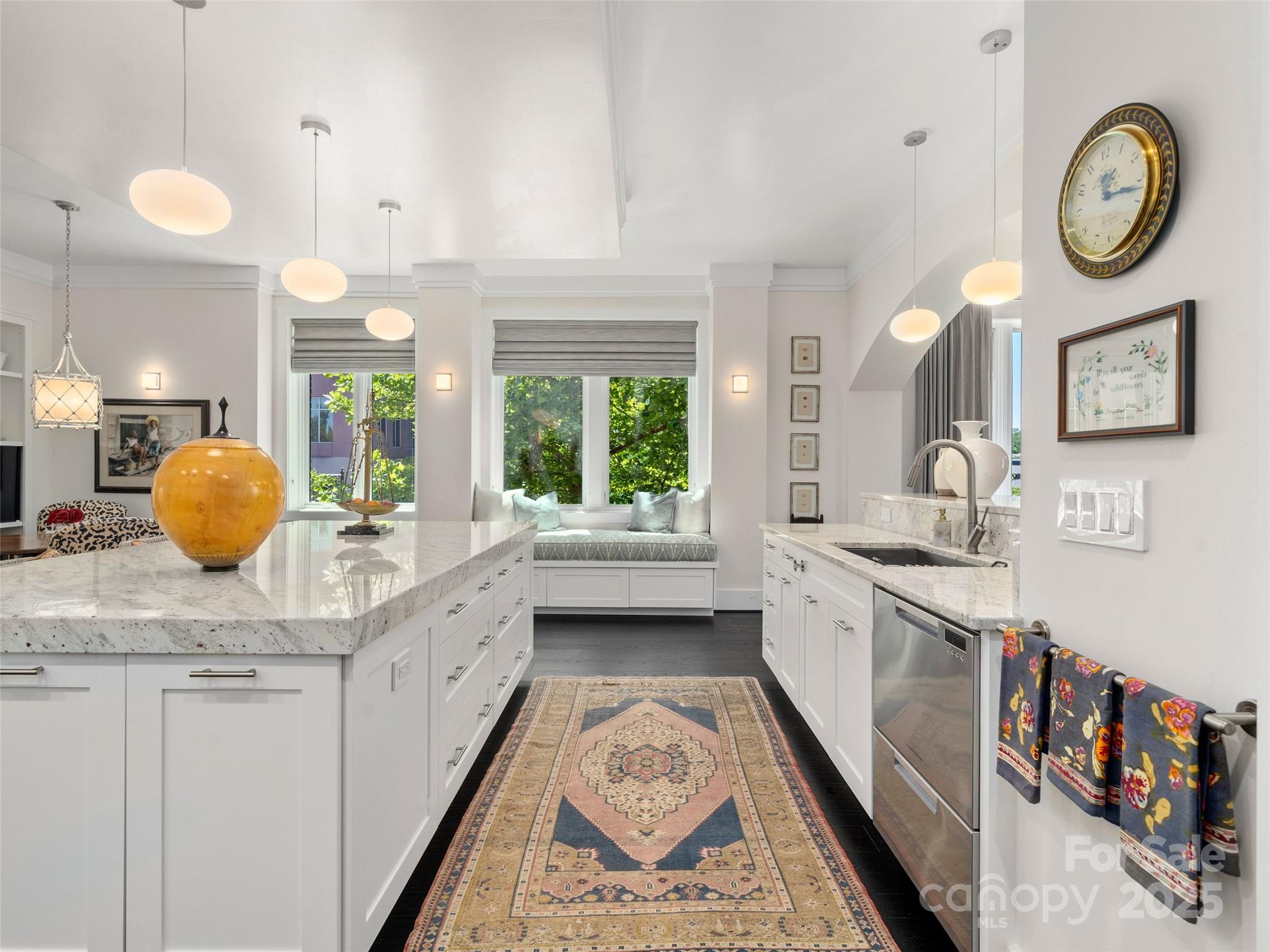 Skyland Downtown Apartments - Residential