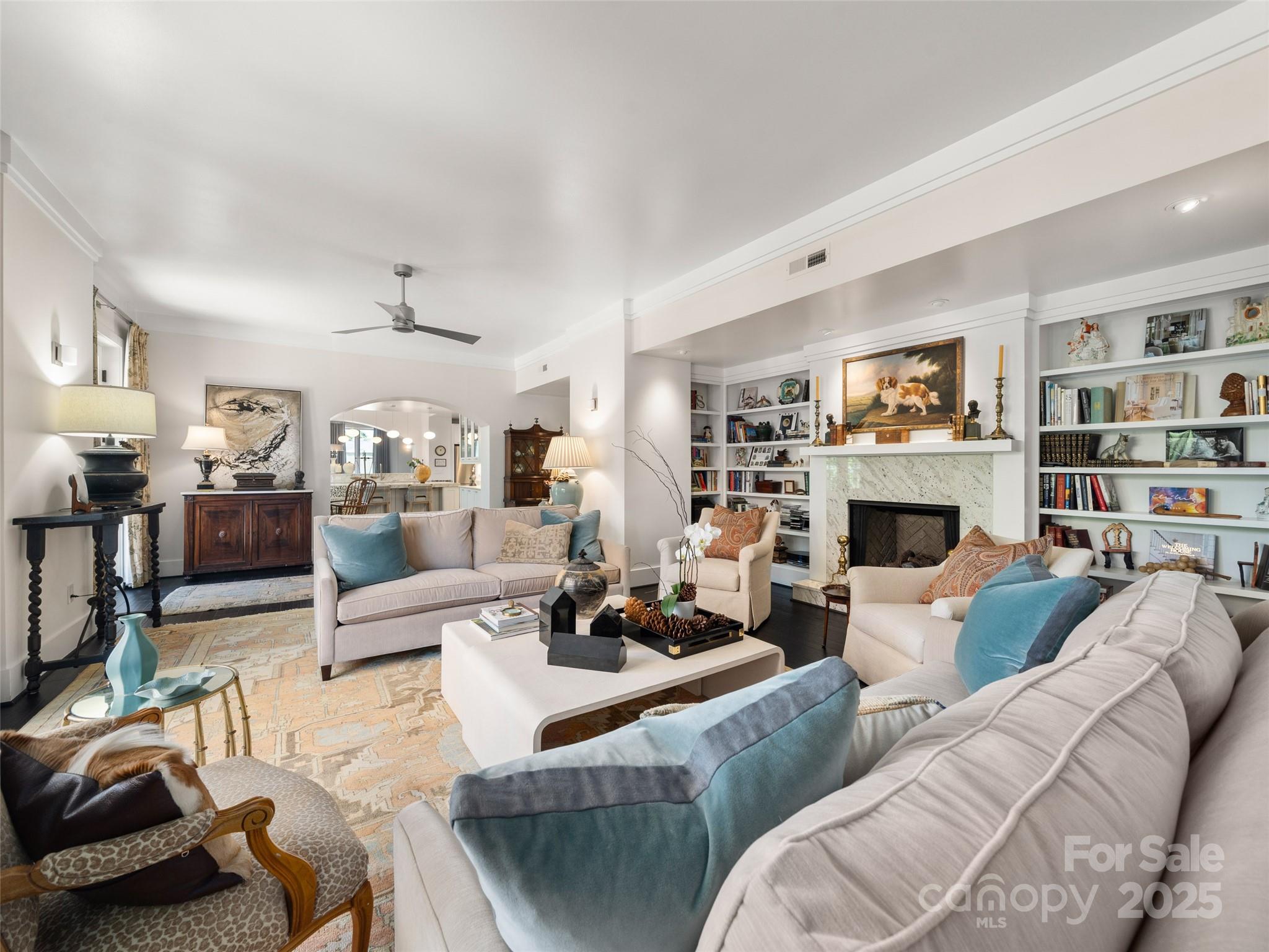 Skyland Downtown Apartments - Residential