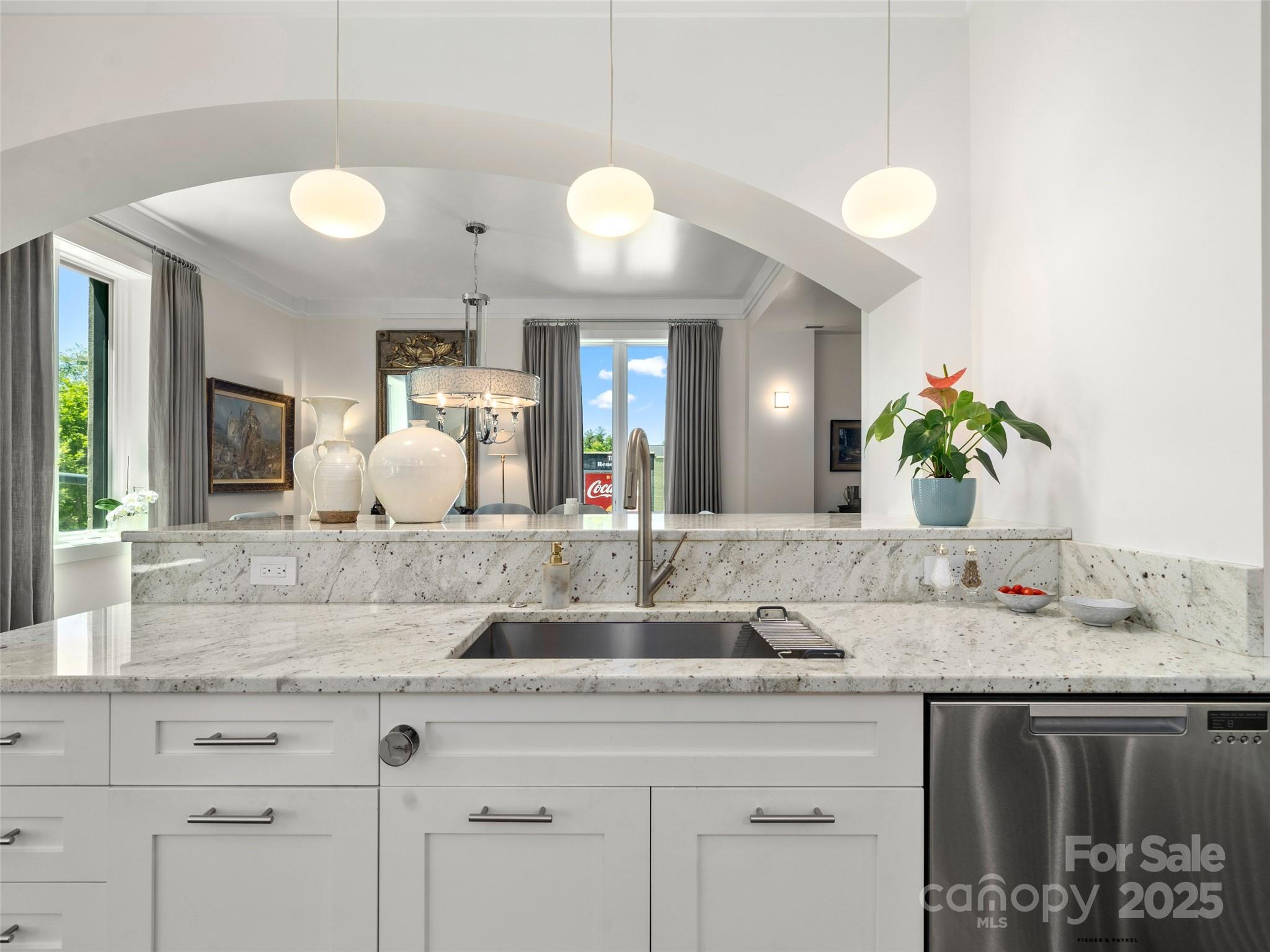 Skyland Downtown Apartments - Residential