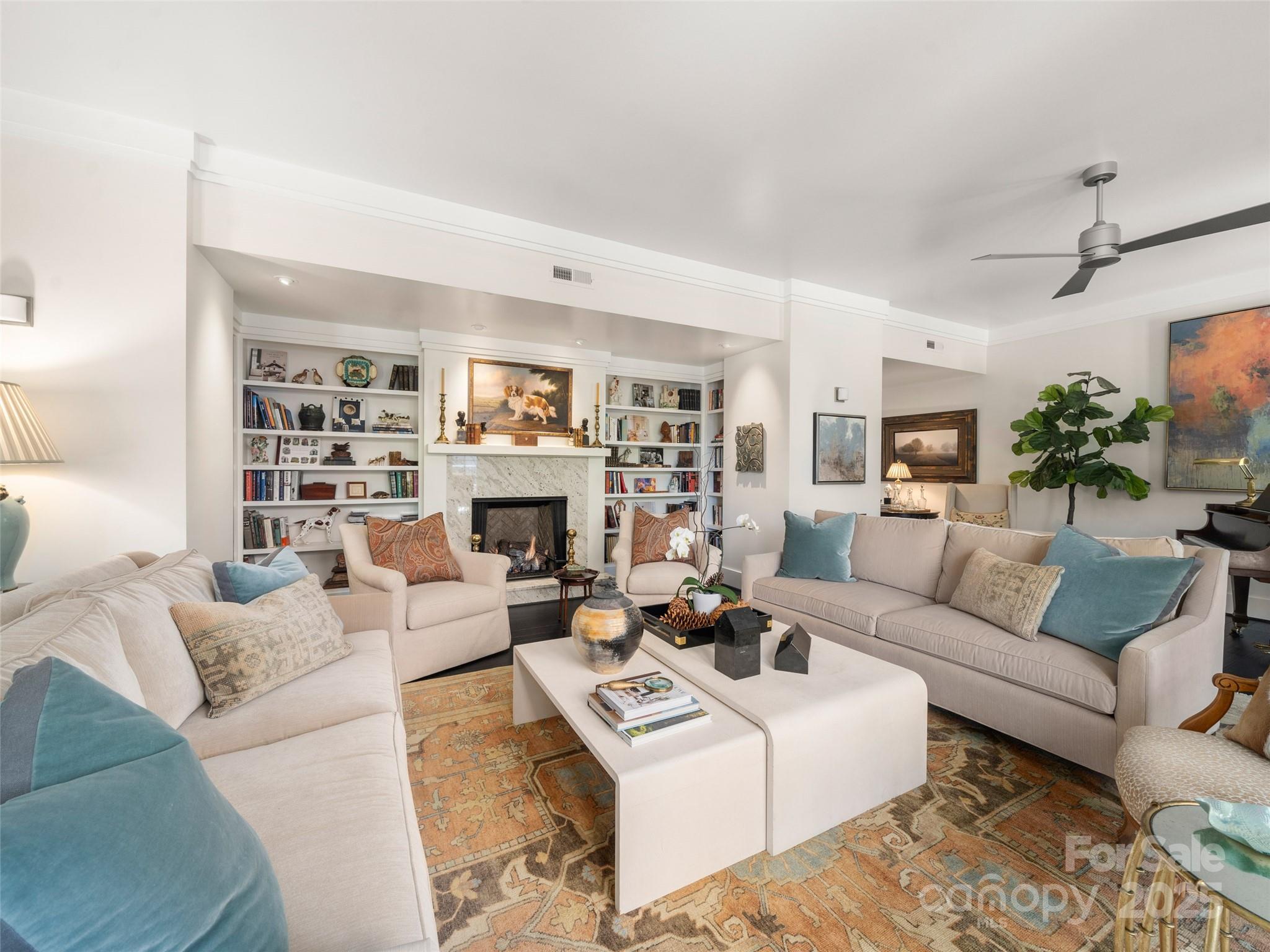 Skyland Downtown Apartments - Residential