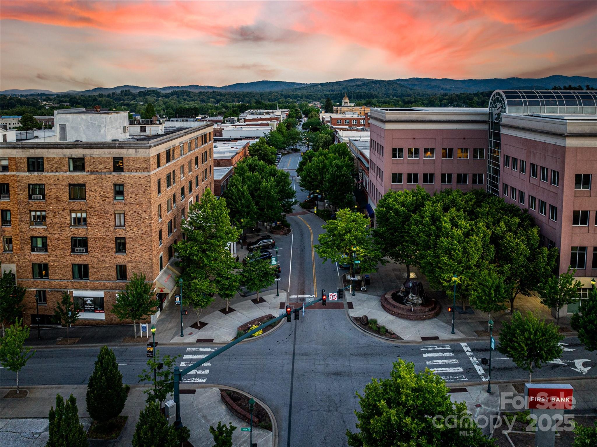 Skyland Downtown Apartments - Residential