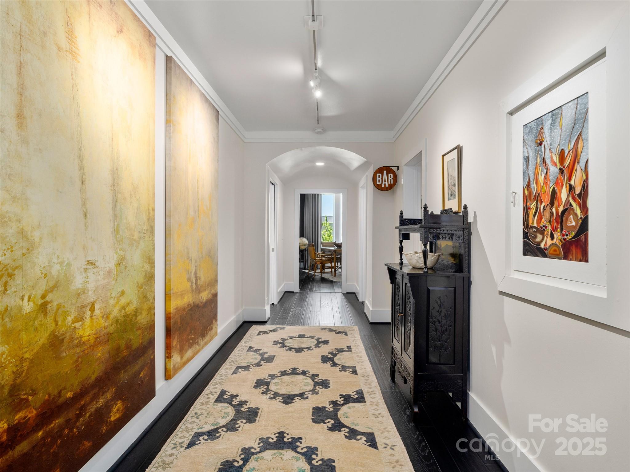 Skyland Downtown Apartments - Residential