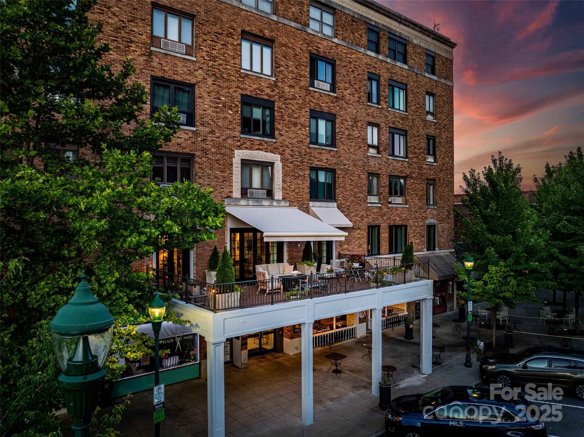 Skyland Downtown Apartments - Residential