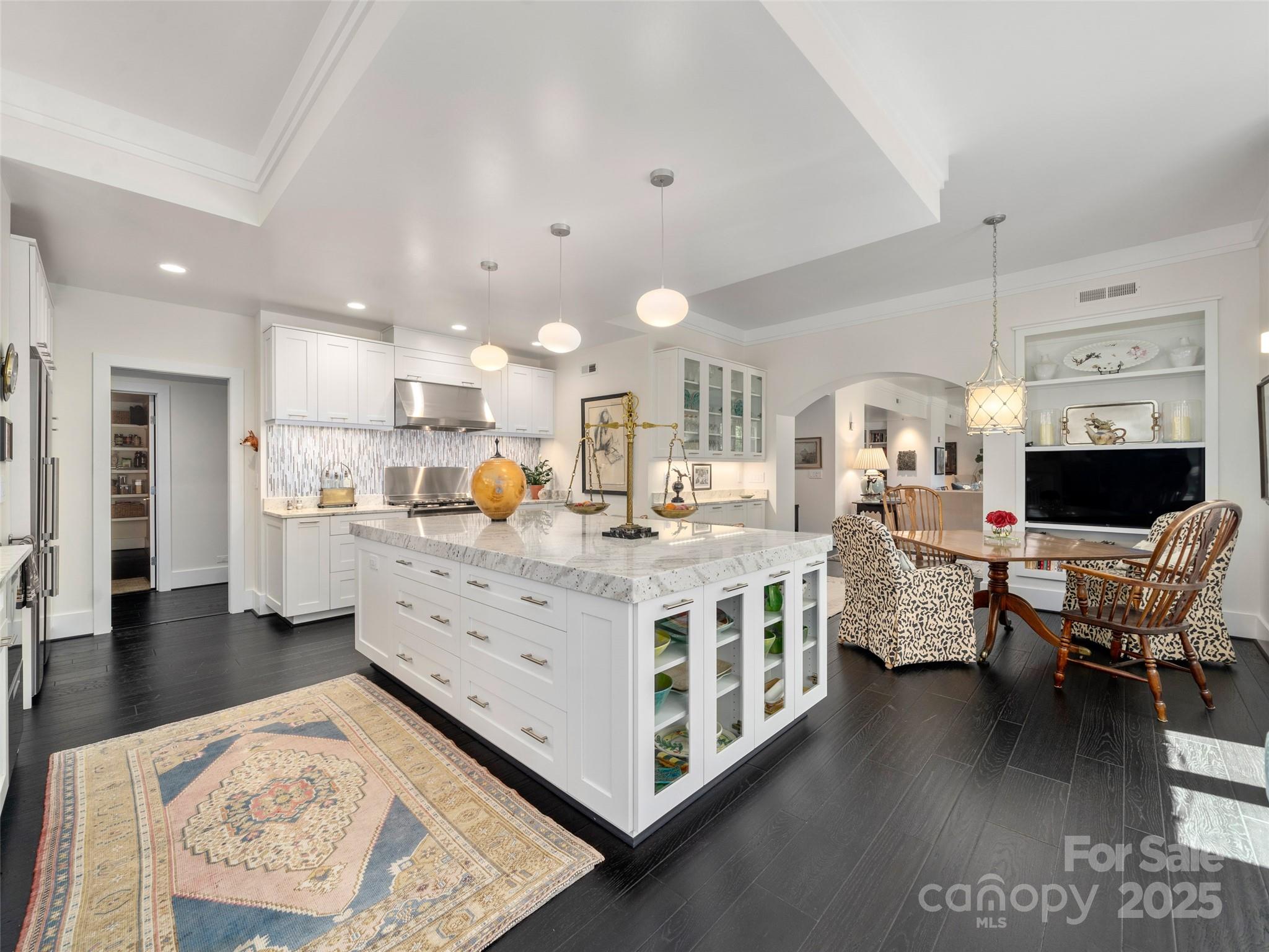 Skyland Downtown Apartments - Residential