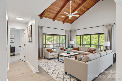 Photo of 8A Cove Overlook Drive, Hendersonville, NC 28739 (MLS # 4298393)
