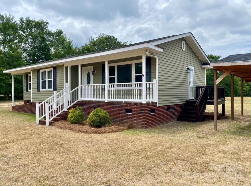 Welcome Home! This home is freshly painted and move in ready. Enjoy this open kitchen area that overlooks a back yard that goes on and on! Large primary suite with walk in closet and large private bath.