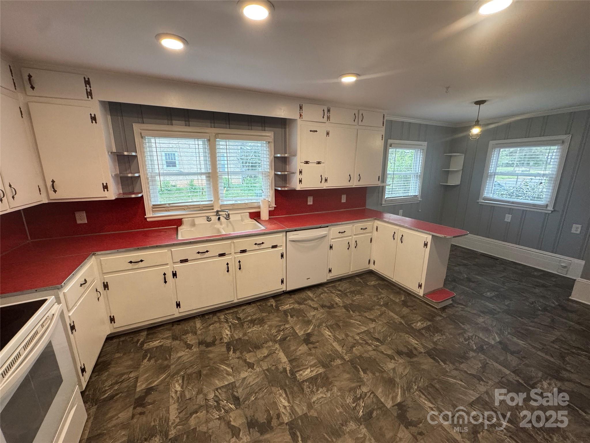 603 E Main Street