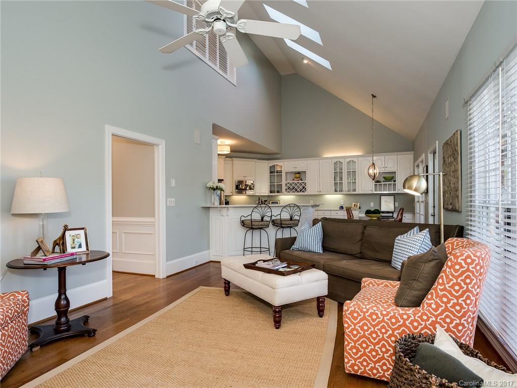 The Peninsula - Residential