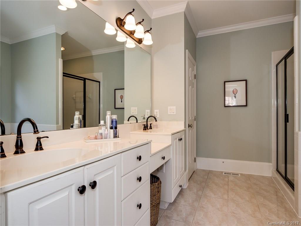 The Peninsula - Residential