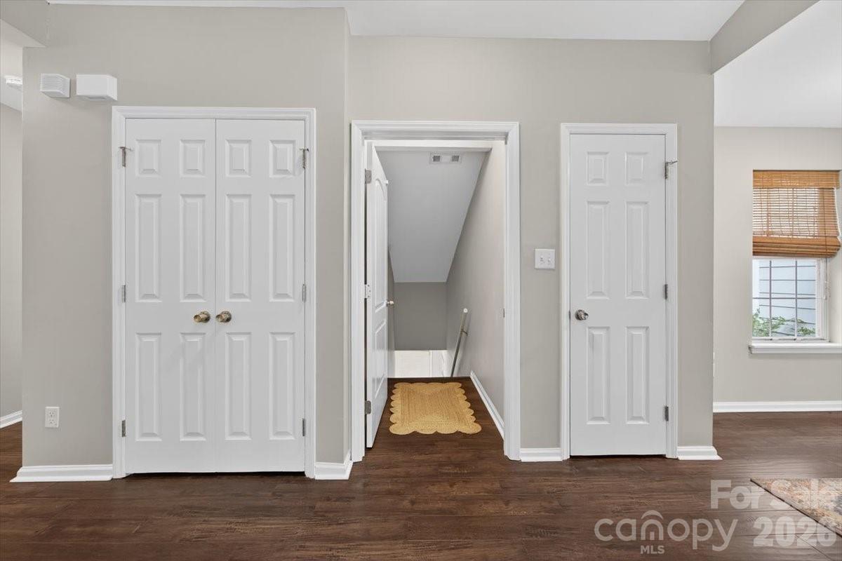 9457 S Vicksburg Park Court