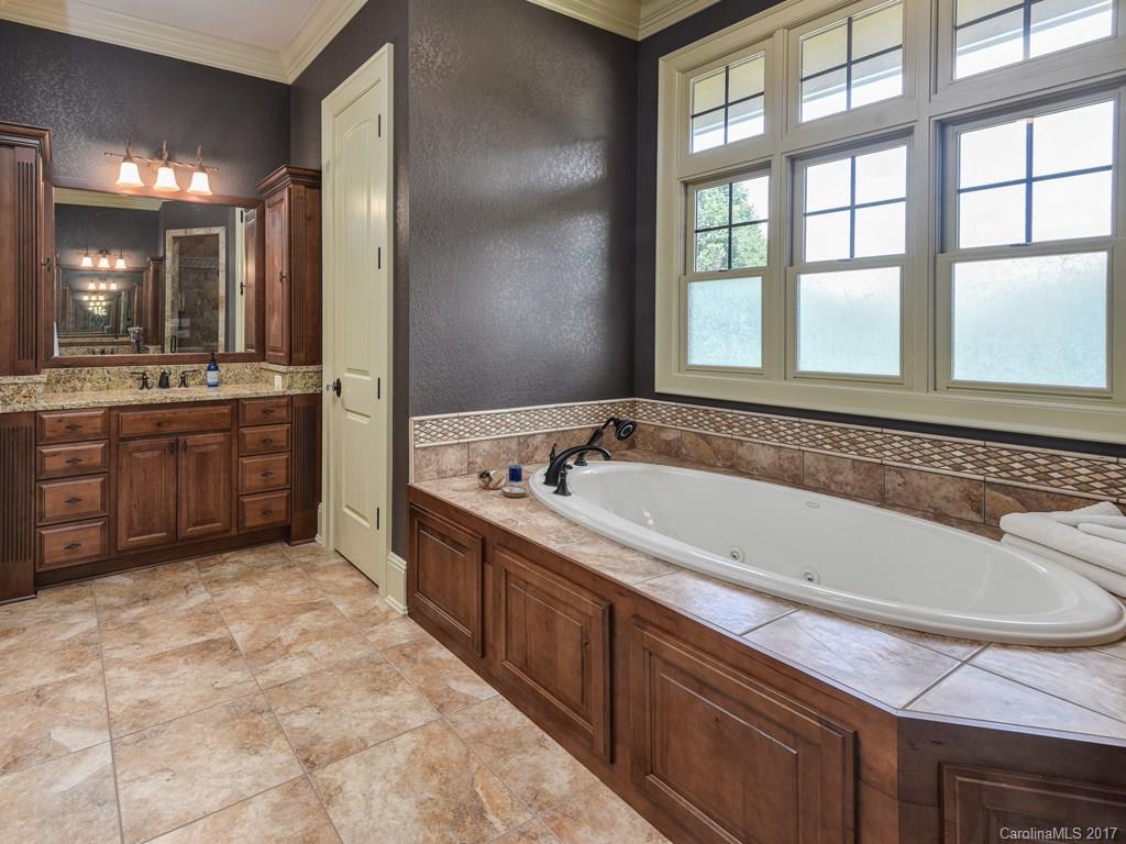 Grand Highlands Waterford Lake - Residential