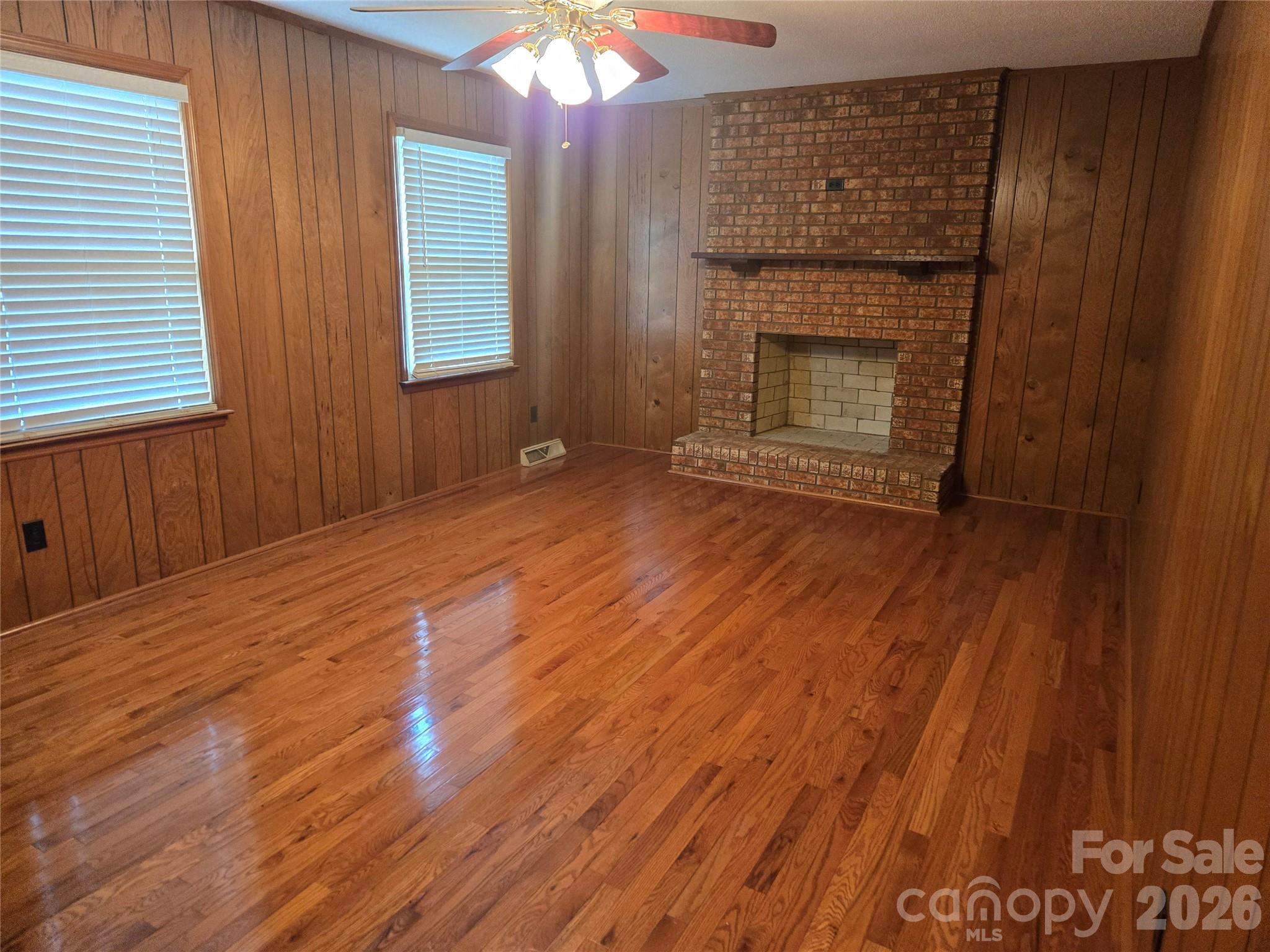 2553 Hickory Highway 2
