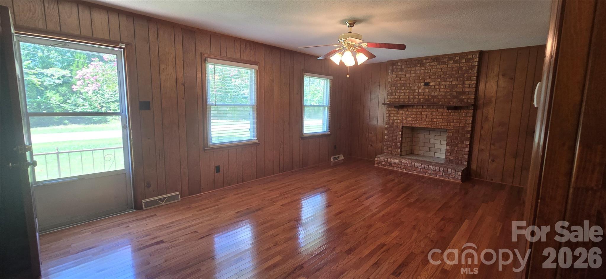 2553 Hickory Highway 2